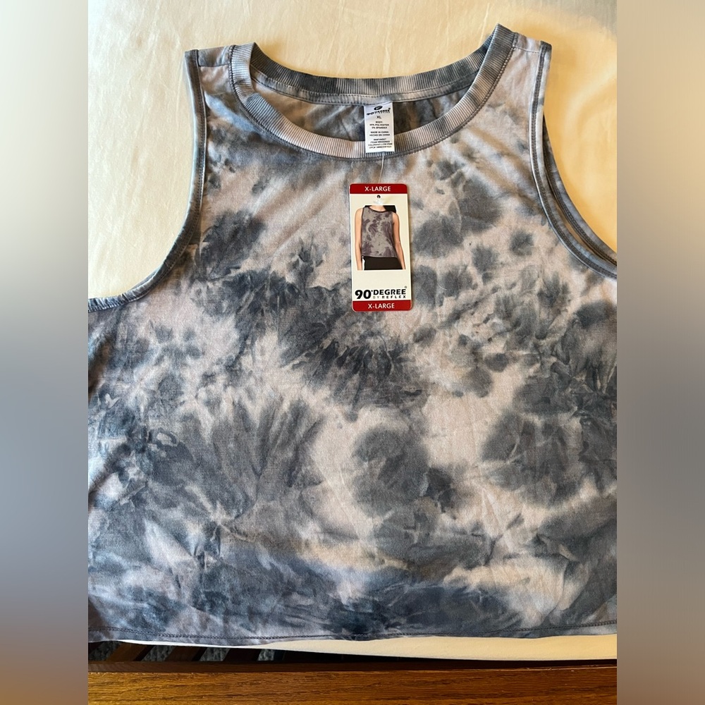 Summer top, sleeveless and new with tags, activewear size XL